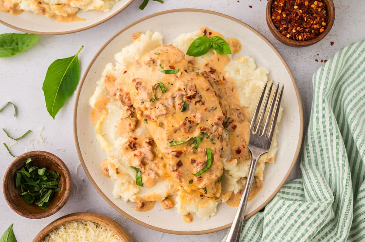 Keto, Low-Carb Marry Me Chicken: Creamy & Gluten-Free Perfection